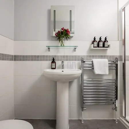 The Lansdowne Boutique Rooms With Breakfast - Adults Only-3